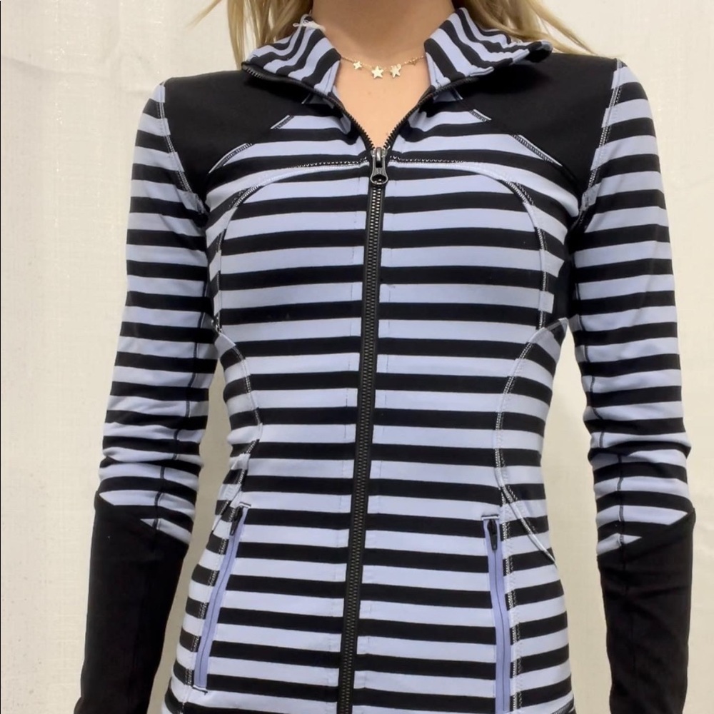 LULULEMON PURPLE&BLACK DEFINE JACKET